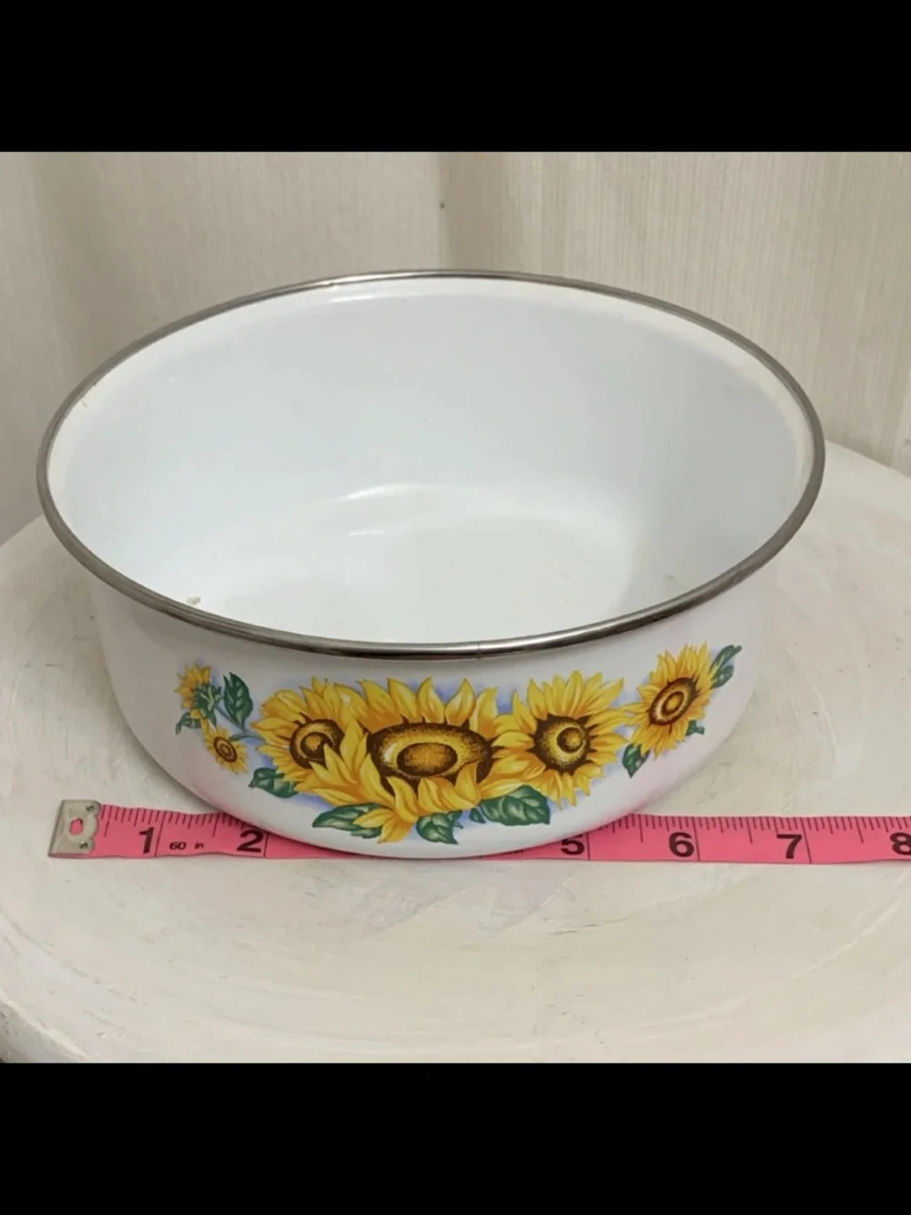 Vintage Sunflower Enamel Serving Bowl White with Yellow Sunflowers